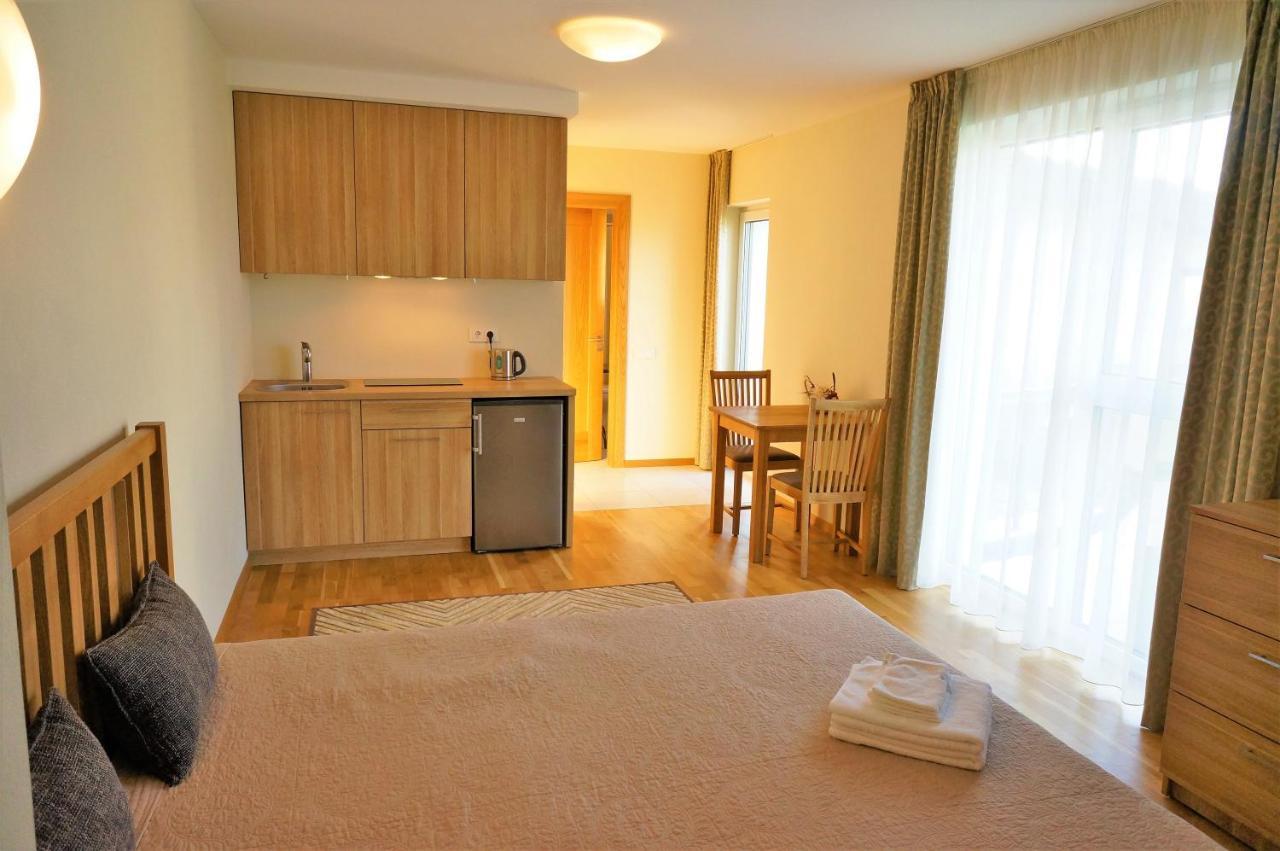 Smelio Vila Apartments Palanga Exteriör bild